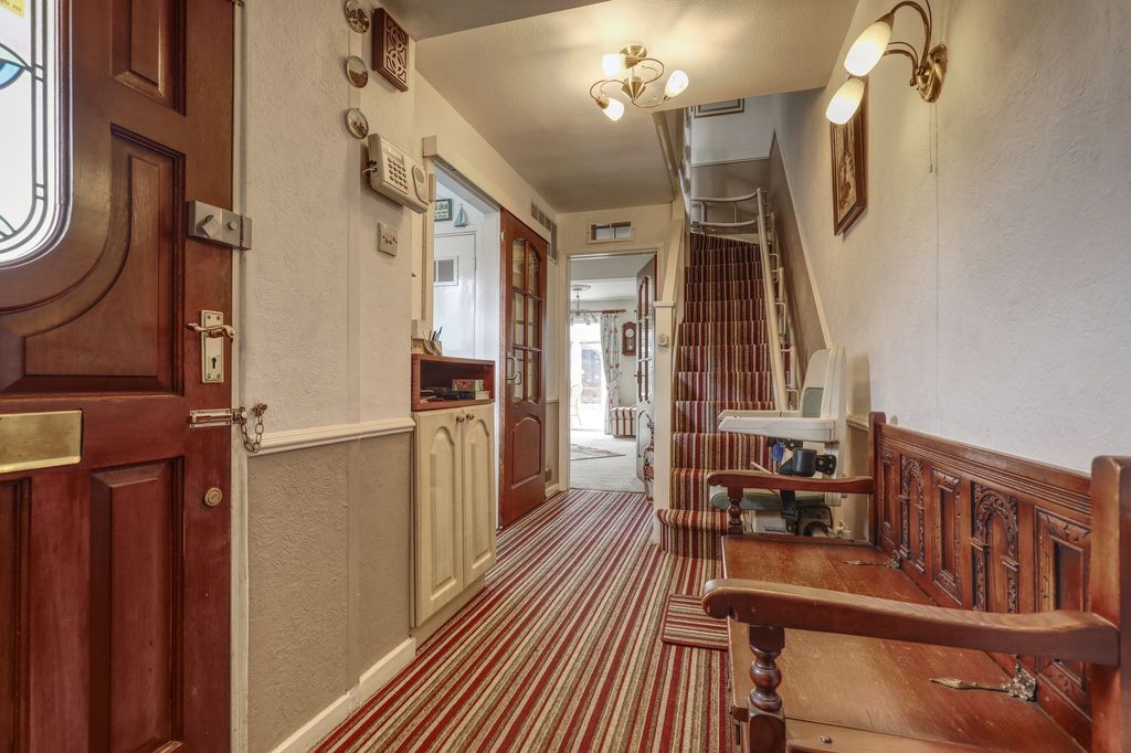 Property photo 2 of 13