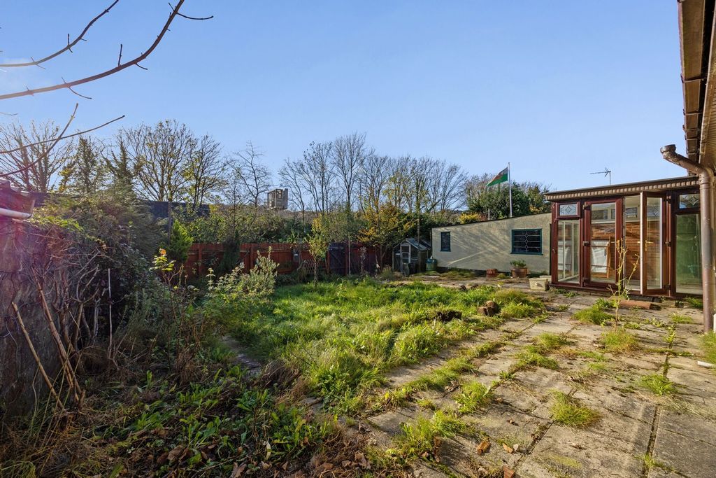 Property photo 2 of 23