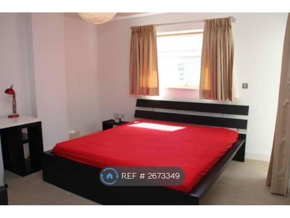 Property photo 2 of 17 Master Bedroom