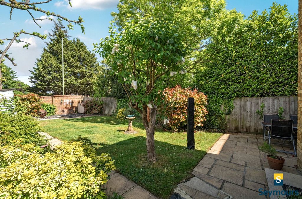 Property photo 3 of 23 Garden