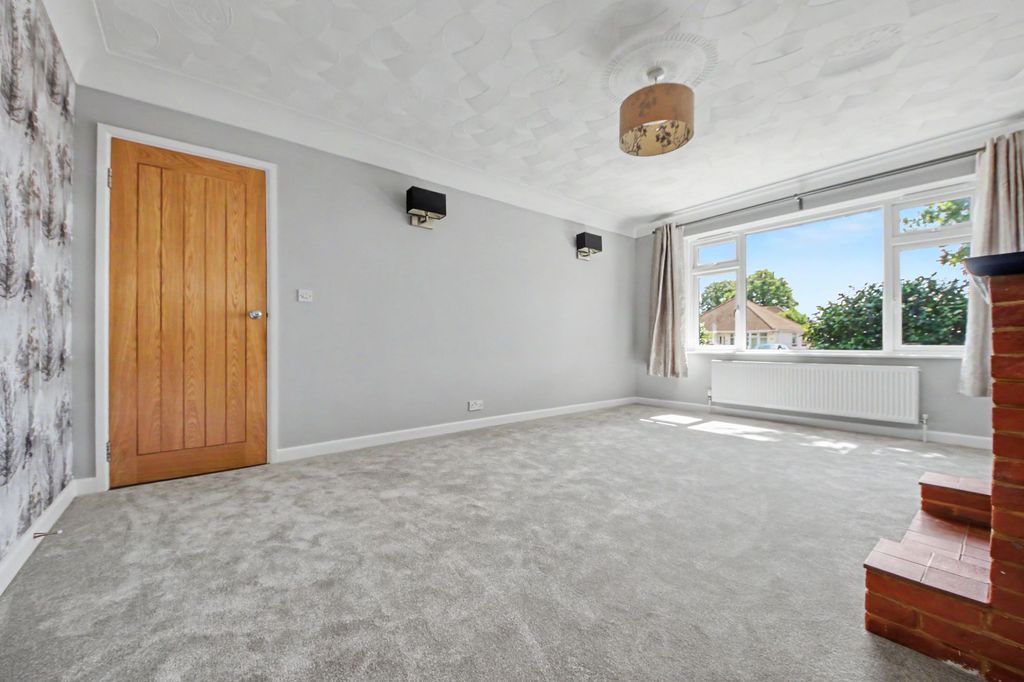 Property photo 3 of 14