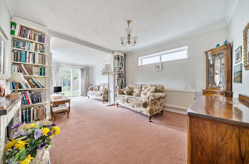 Property photo 2 of 16 Sitting/Family Room