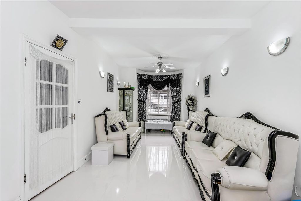 Property photo 3 of 20