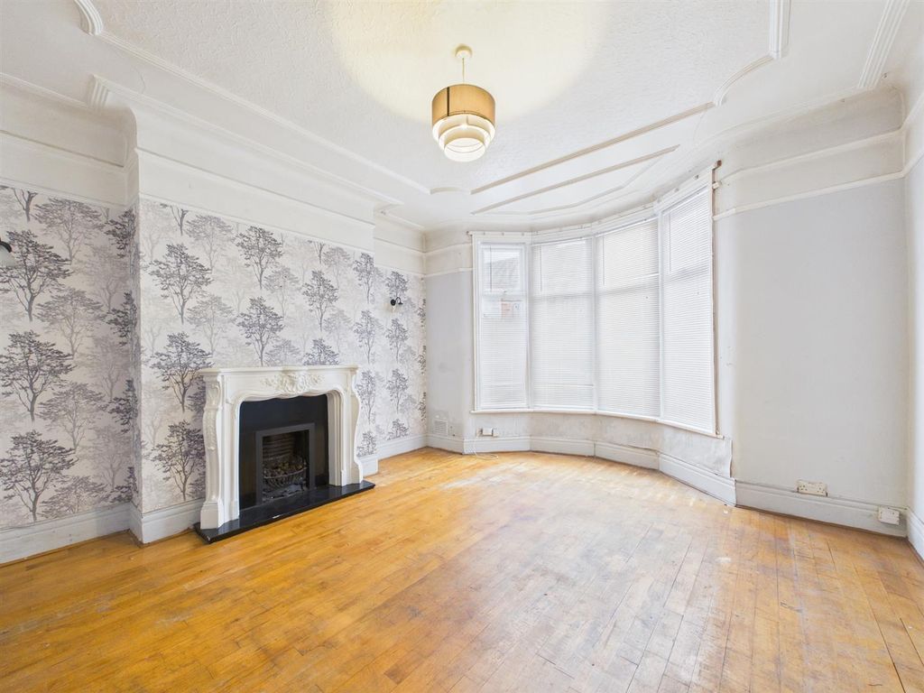 Property photo 3 of 37 Cam03604G0-Pr0249-Still002.Jpg