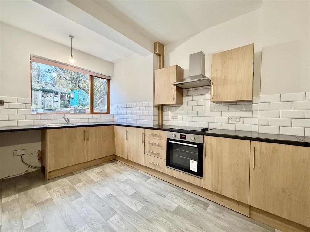 Property photo 3 of 12 Kitchen/Diner