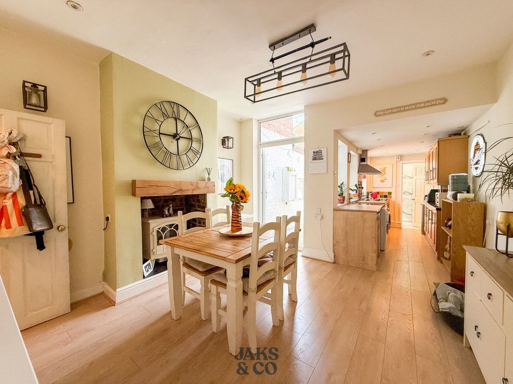 Property photo 2 of 36