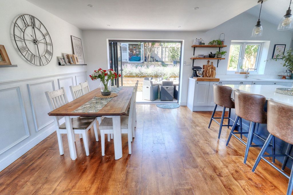 Property photo 3 of 18 Photo 3