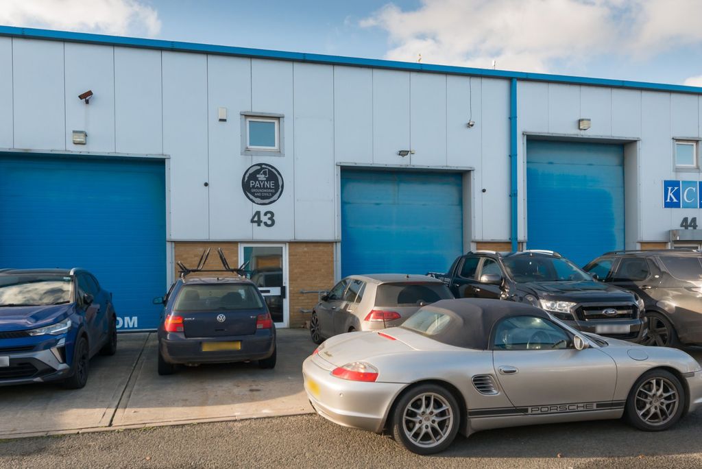 Property photo 2 of 19 Picture No. 02