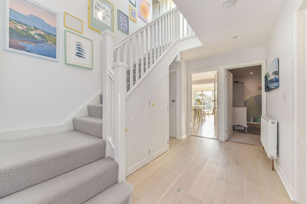 Property photo 3 of 24