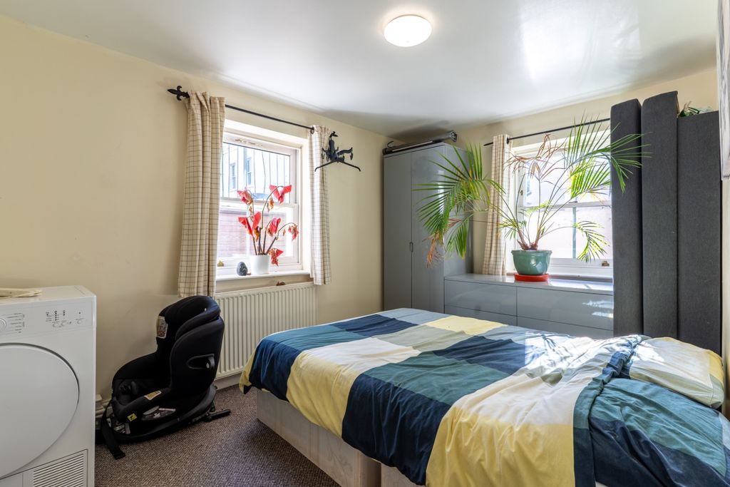 Property photo 2 of 9 5341112