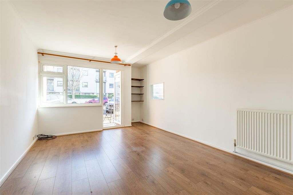 Property photo 2 of 8 Reception Room