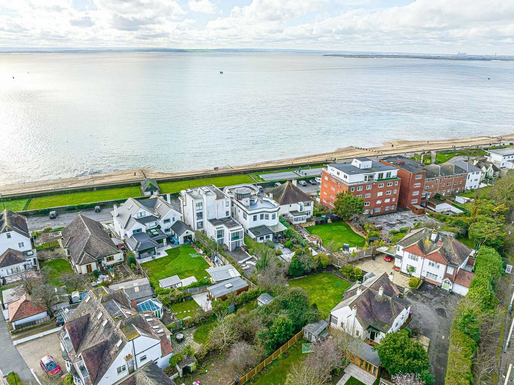 Property photo 3 of 48