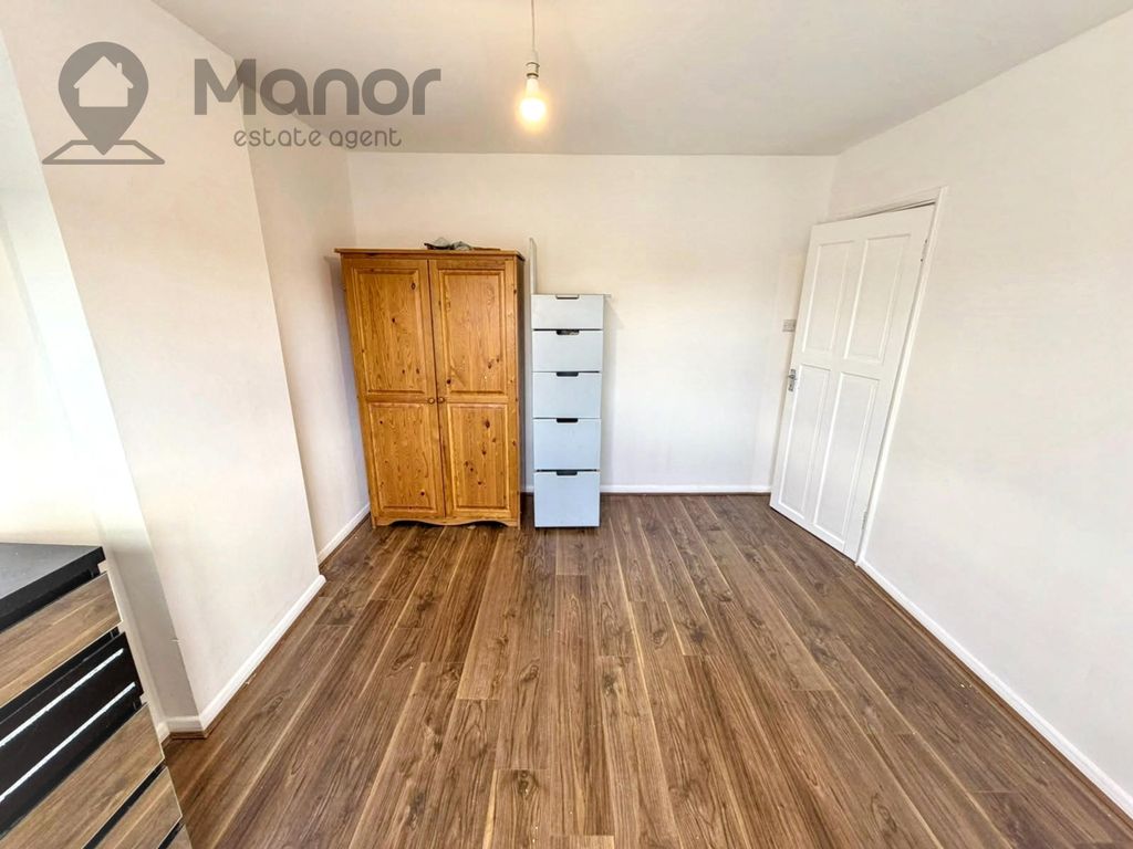 Property photo 3 of 18 Bedroom 1
