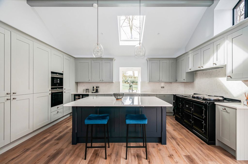 Property photo 3 of 24