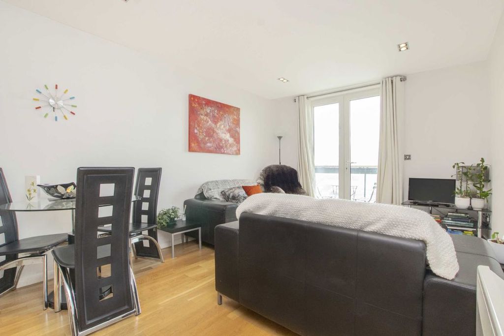 Property photo 2 of 5