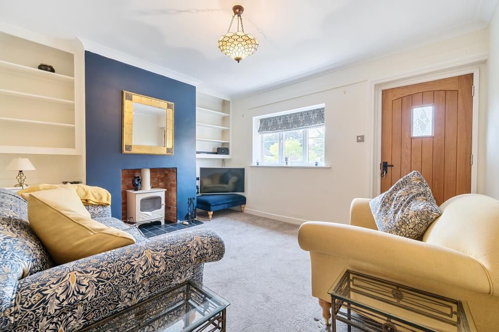 Property photo 2 of 11 Living Room