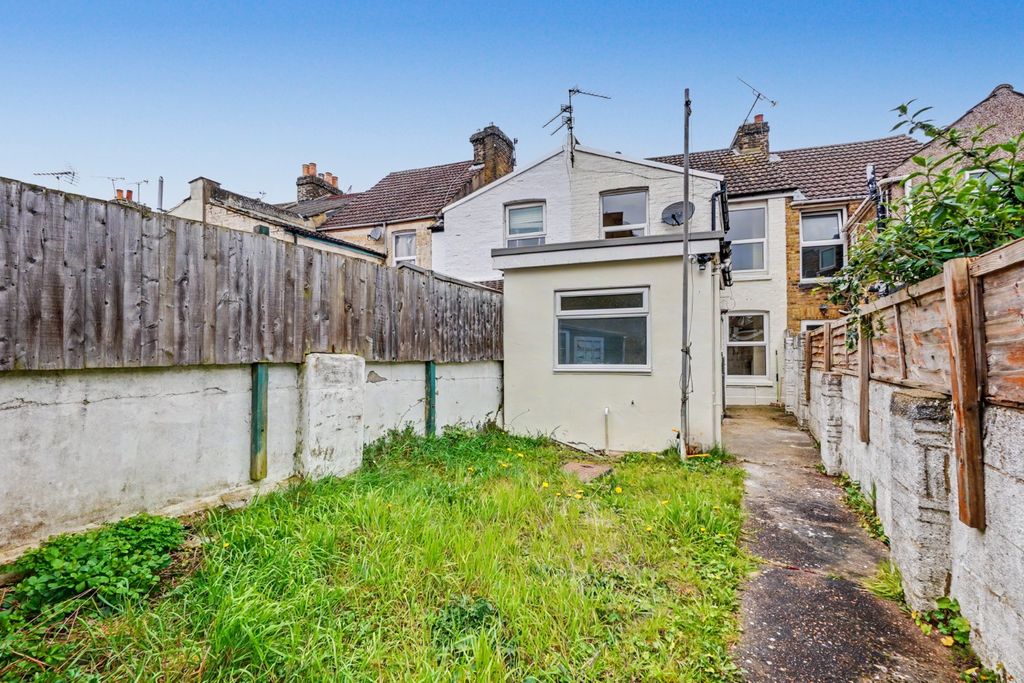 Property photo 2 of 13 4700504