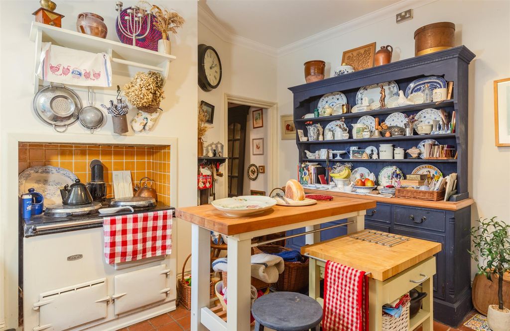 Property photo 2 of 22 Kitchen