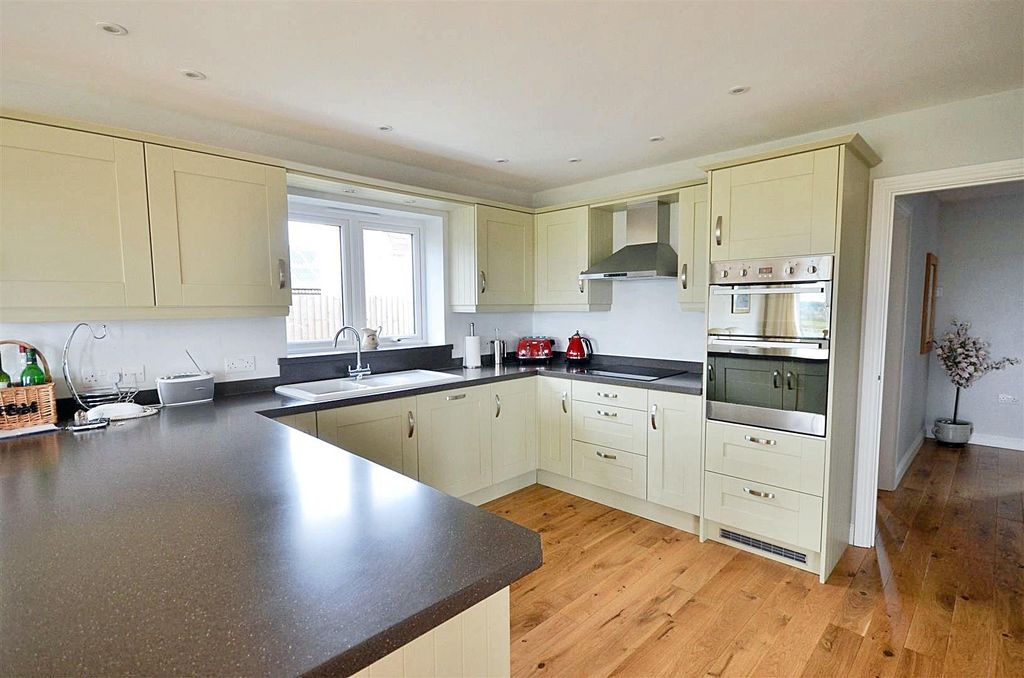 Property photo 3 of 13 Kitchen Area