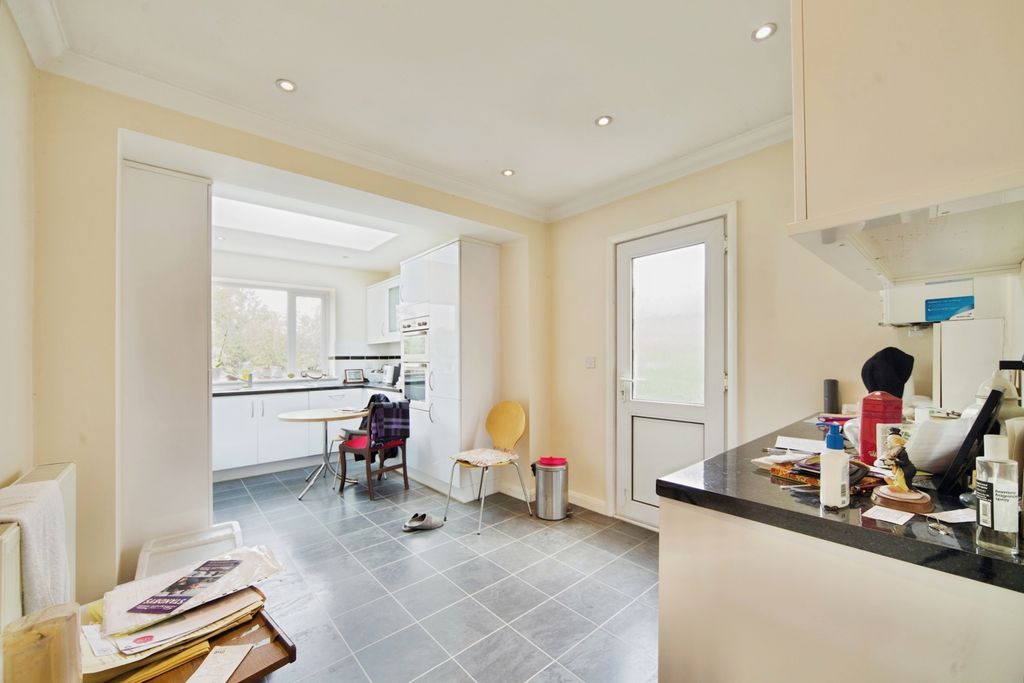 Property photo 2 of 17 Kitchen