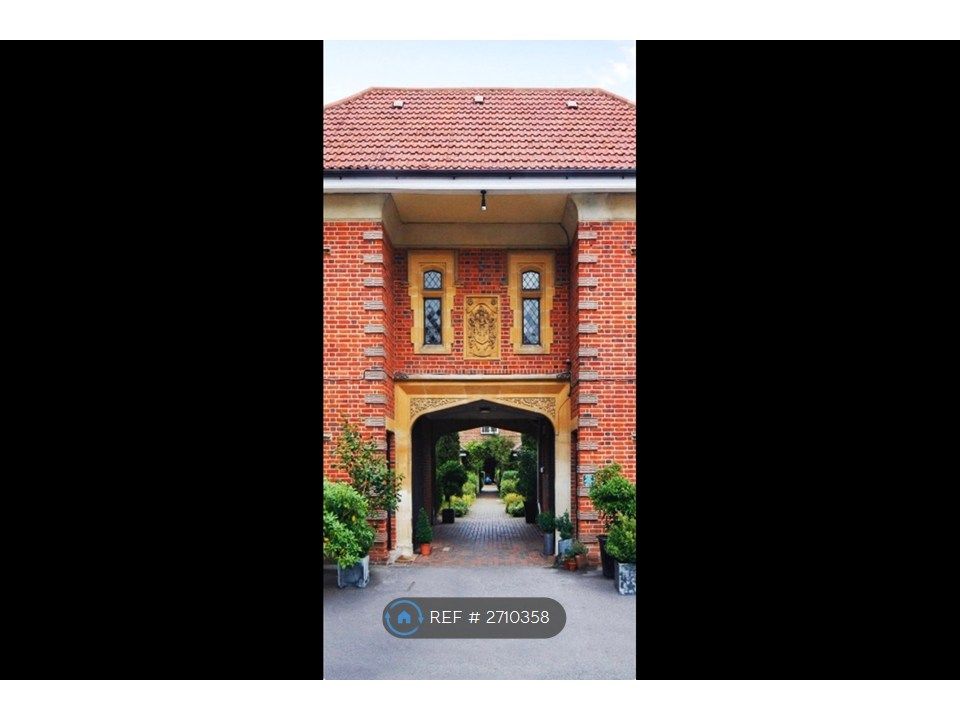 Property photo 3 of 35 Entrance