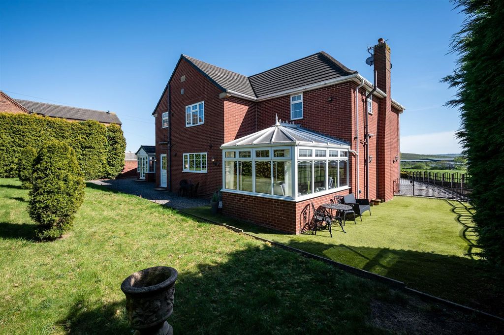 Property photo 3 of 56