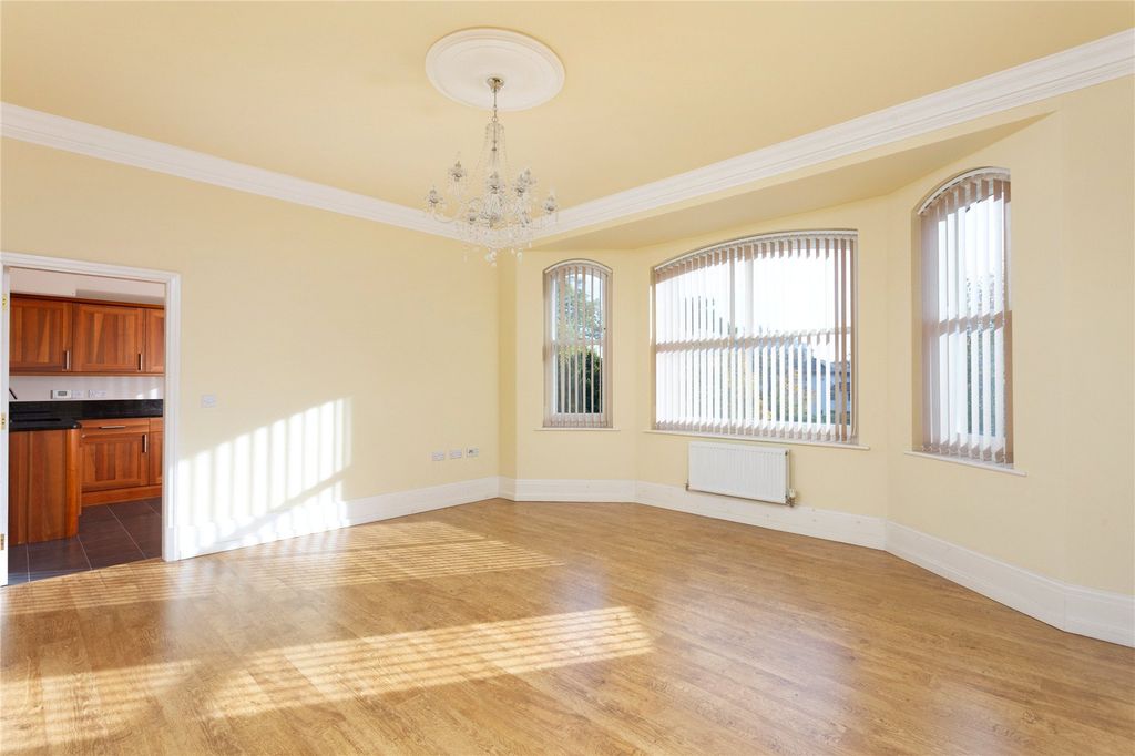 Property photo 2 of 10 Photos