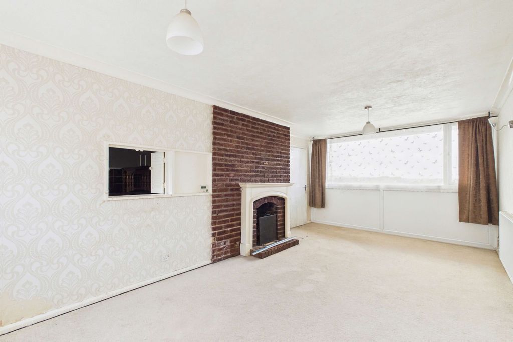 Property photo 2 of 14