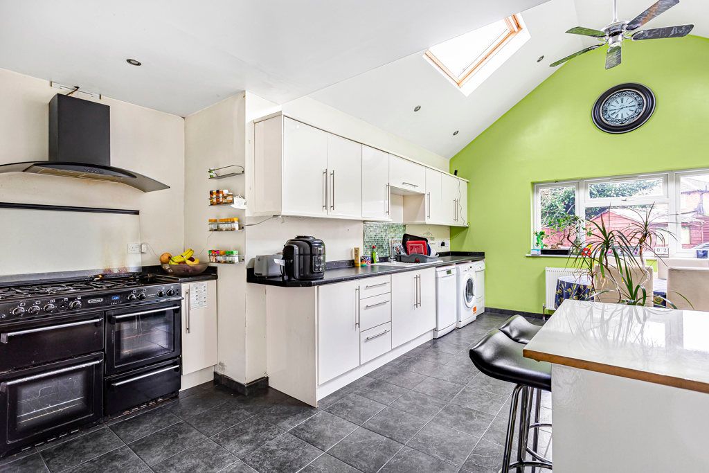 Property photo 3 of 14 Kitchen