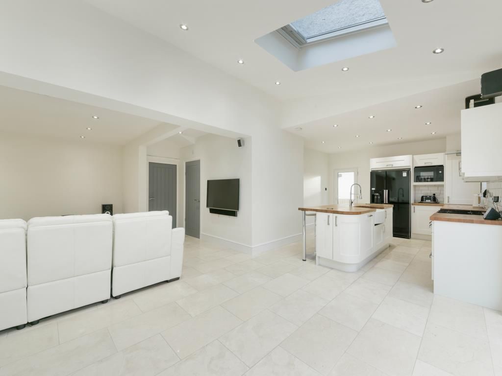 Property photo 2 of 7 Breakfast Room - 14 Ashcombe.Jpg