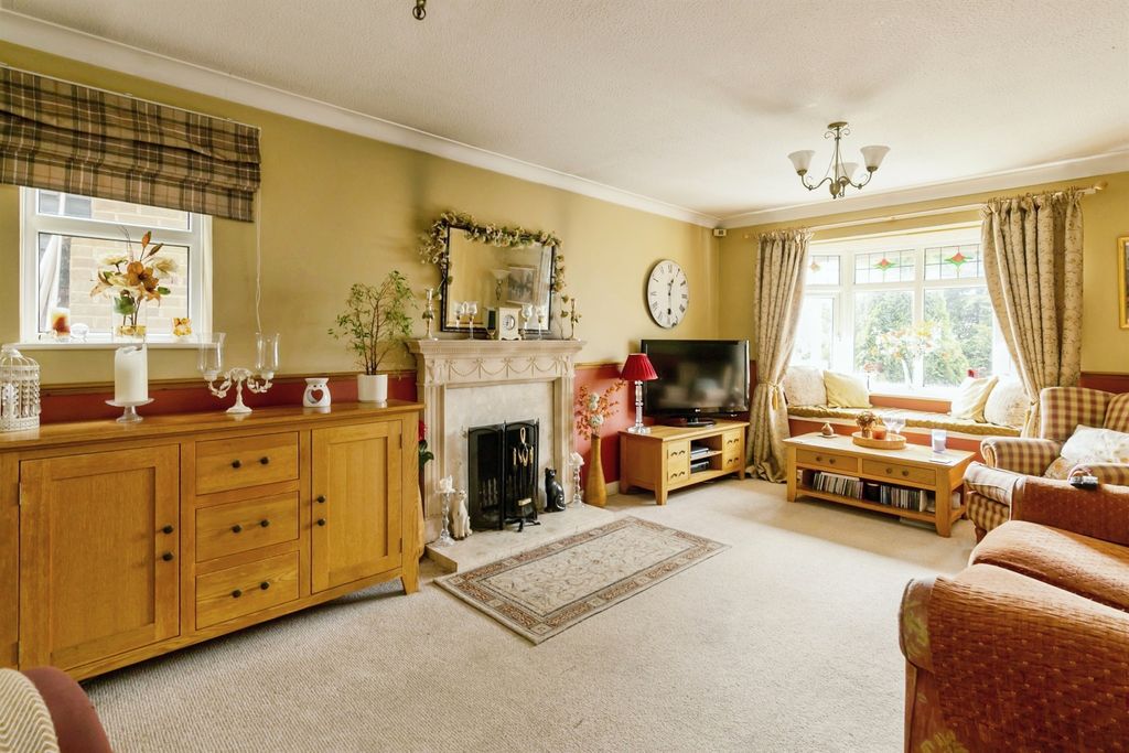 Property photo 2 of 19