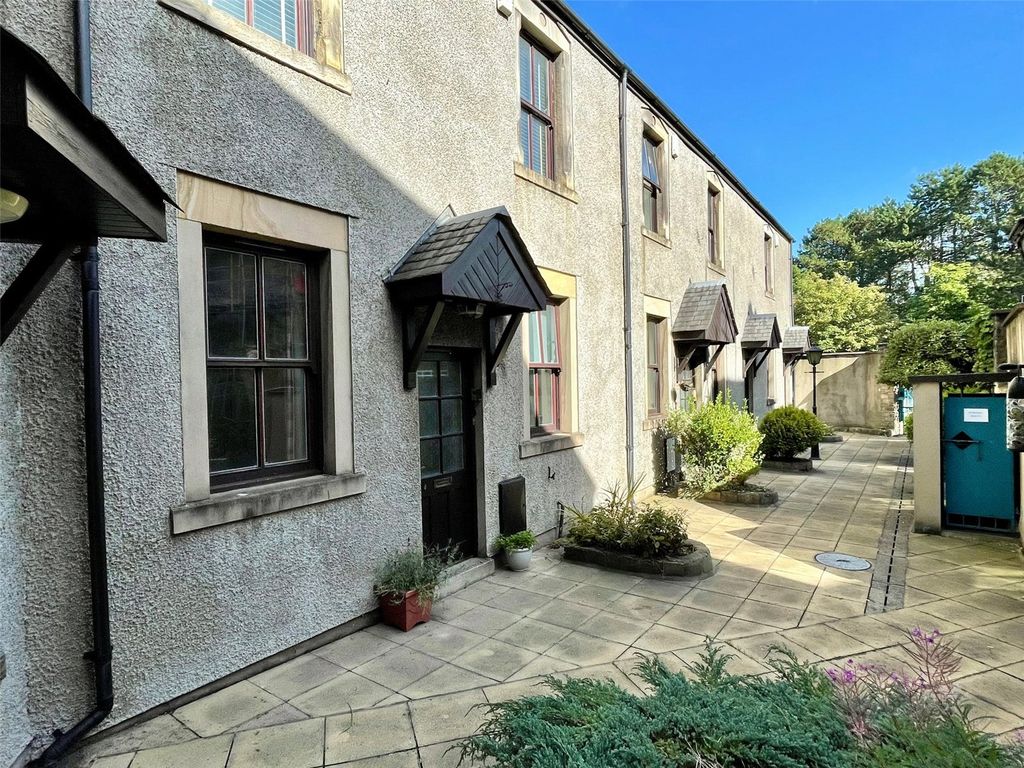 Property photo 1 of 13 External