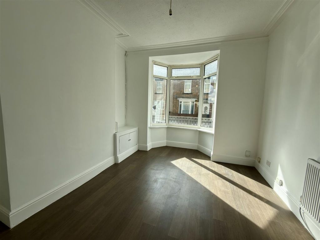 Property photo 2 of 9 Lounge