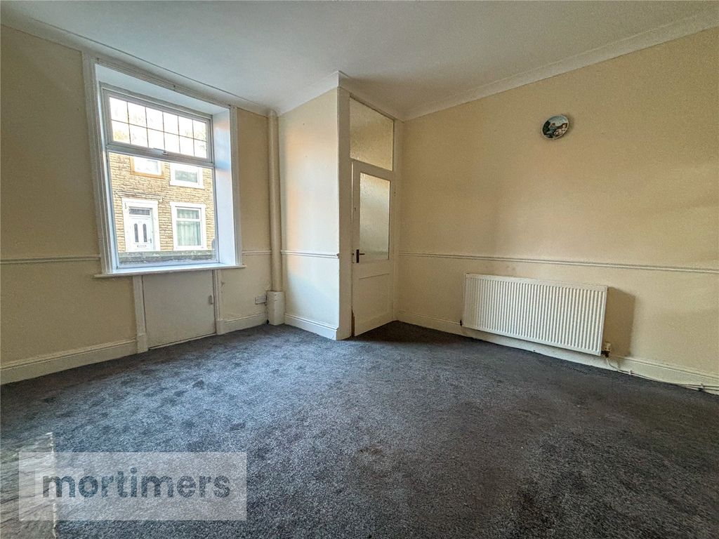 Property photo 3 of 15 Living Room