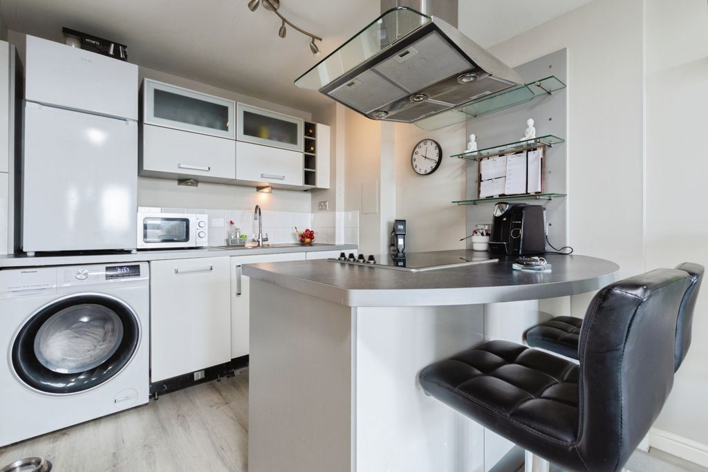 Property photo 2 of 16 Kitchen