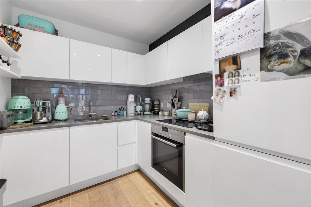 Property photo 3 of 20 Levi3045.Jpg