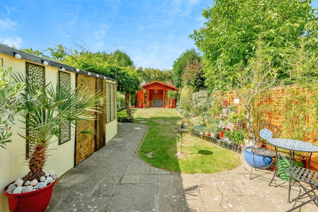 Property photo 1 of 17