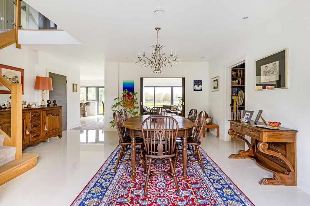 Property photo 3 of 20