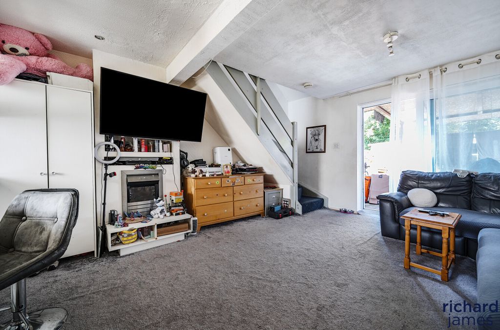 Property photo 3 of 13 E77B11341E0F4c22A67d904394053609