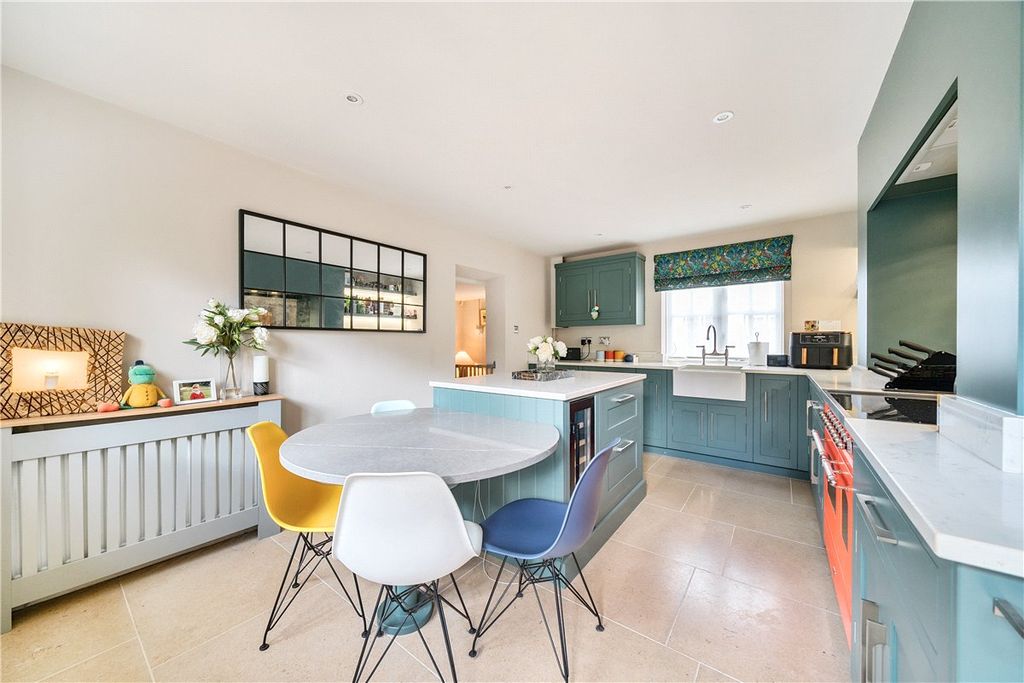 Property photo 2 of 17 Kitchen/Breafast Rm