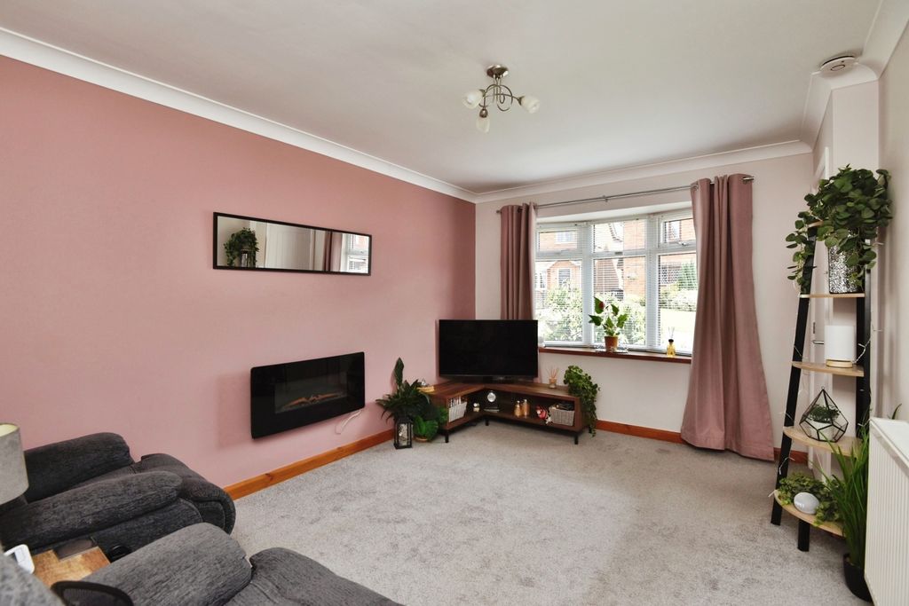 Property photo 2 of 17 Photo