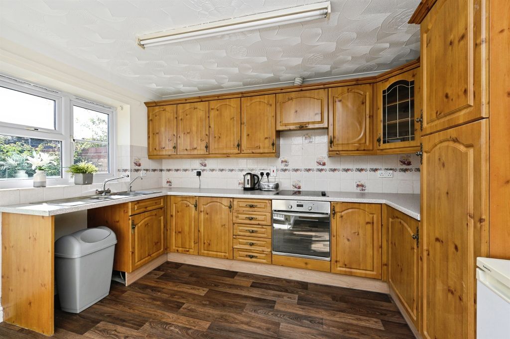 Property photo 2 of 16