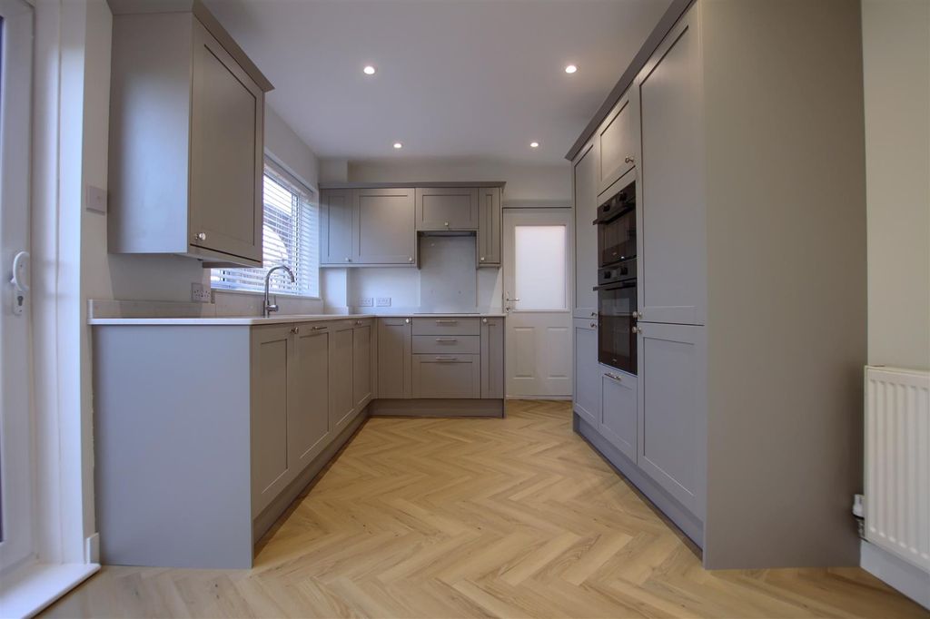 Property photo 3 of 13 Sb5.Jpg