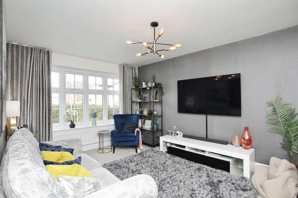 Property photo 2 of 30