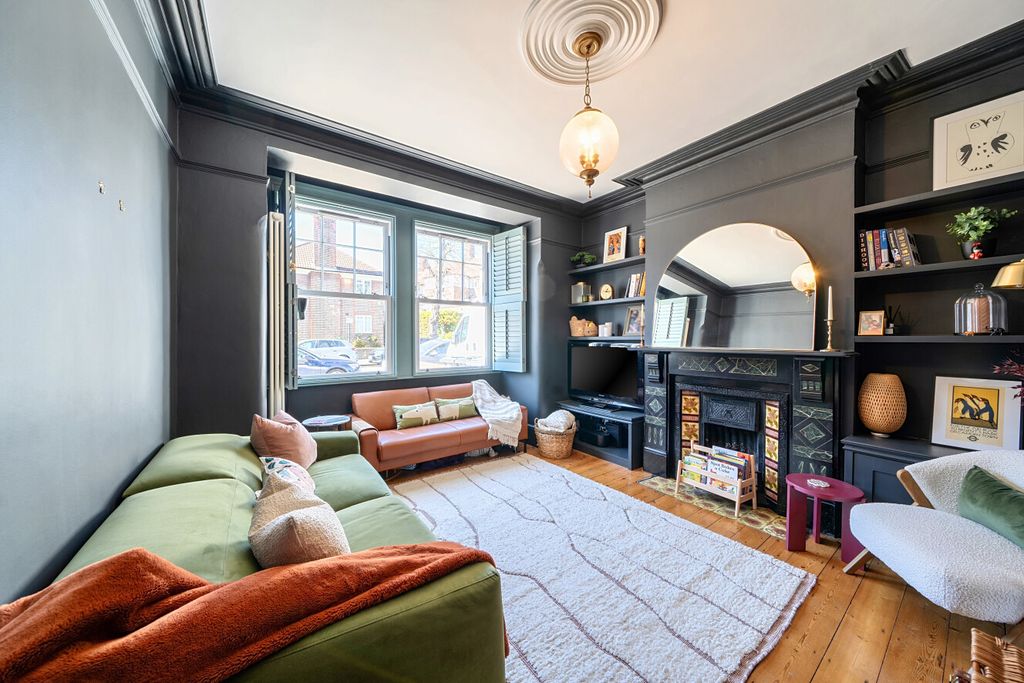Property photo 3 of 22 1439223-11-69d51B...