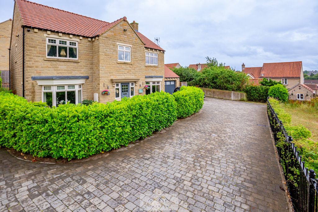 Property photo 1 of 43 Front Of House 1.4