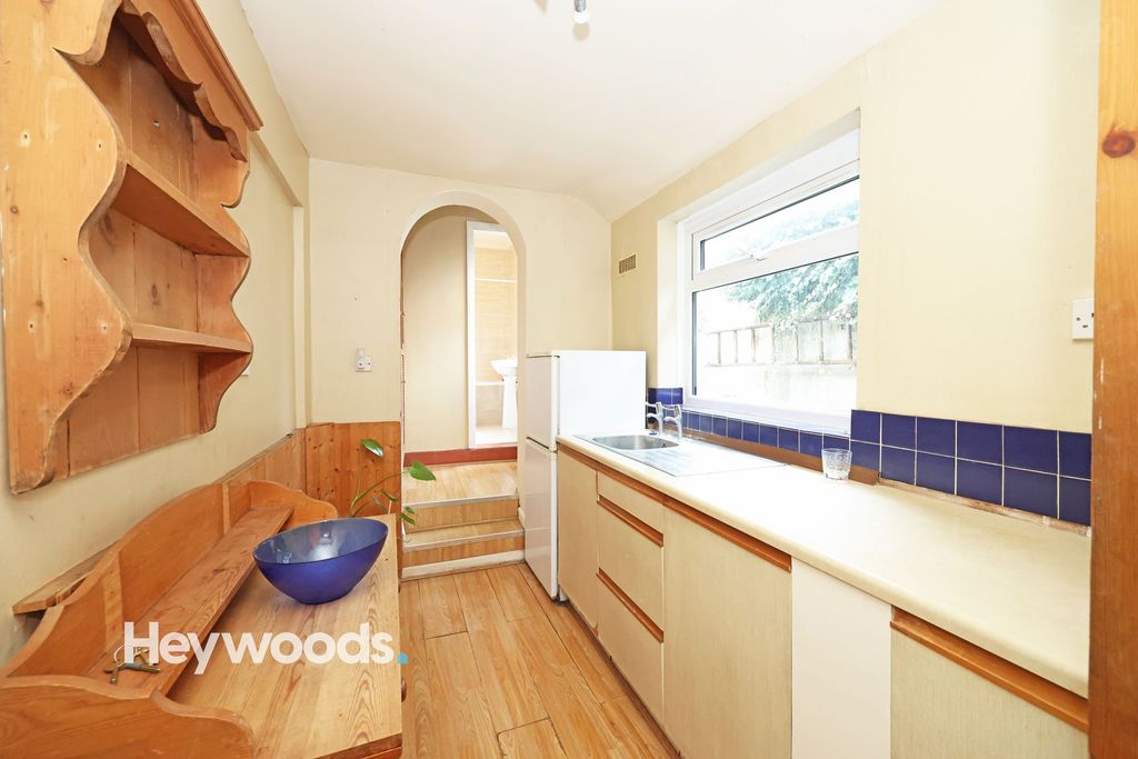Property photo 2 of 26