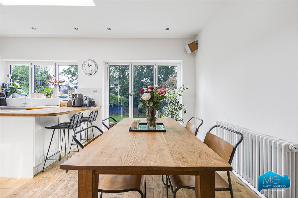 Property photo 2 of 31 Picture No. 77
