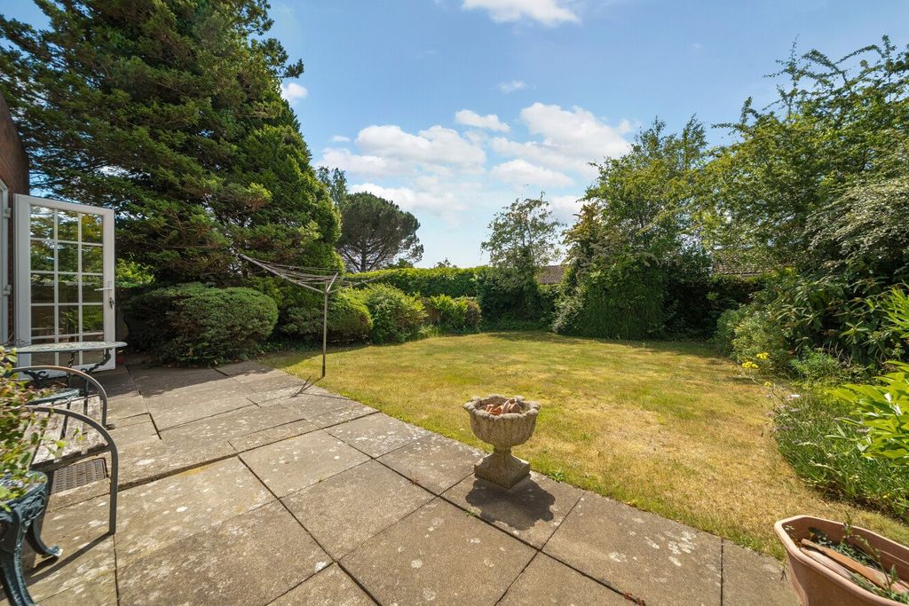 Property photo 2 of 18 Picture No. 14
