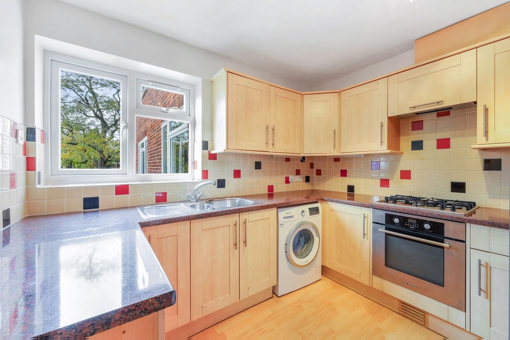 Property photo 2 of 8